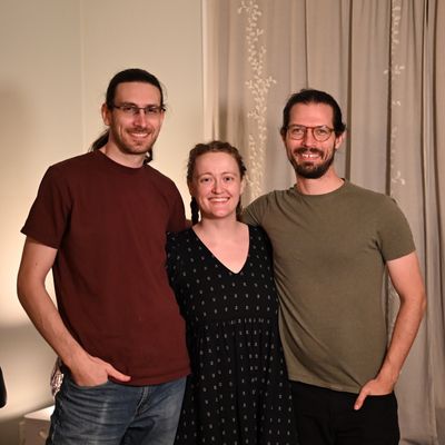 paper plane arm in arm